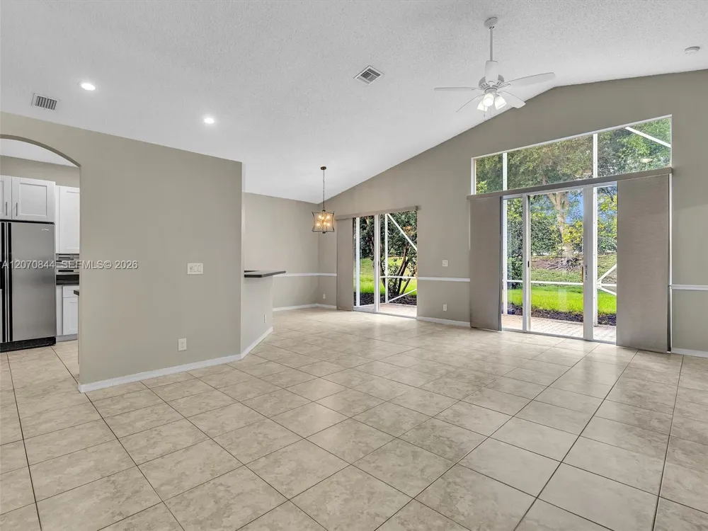 6271 SW 195th Ave Pembroke Pines, FL 33332