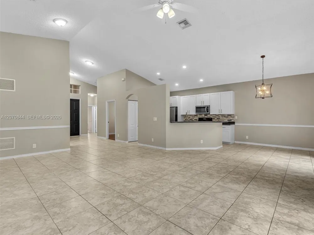 6271 SW 195th Ave Pembroke Pines, FL 33332