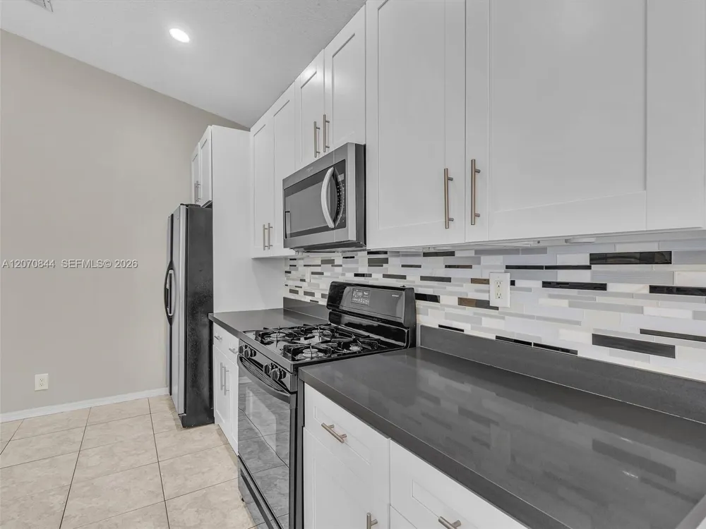 6271 SW 195th Ave Pembroke Pines, FL 33332