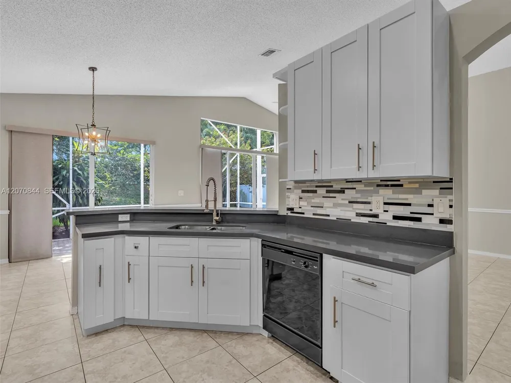 6271 SW 195th Ave Pembroke Pines, FL 33332