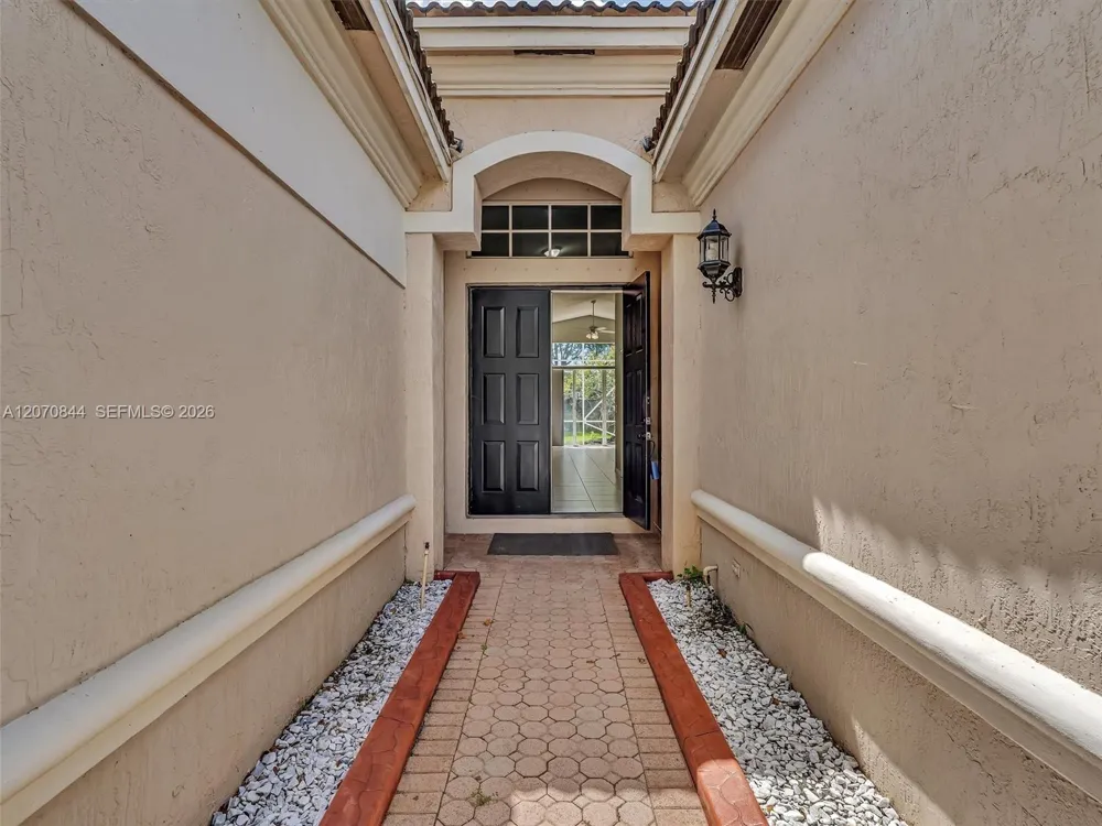 6271 SW 195th Ave Pembroke Pines, FL 33332