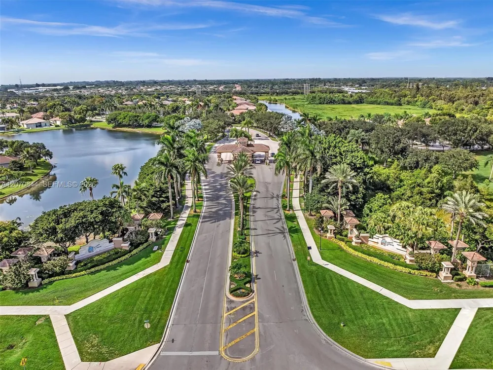 6271 SW 195th Ave Pembroke Pines, FL 33332