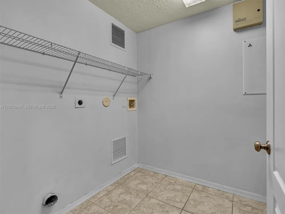 6271 SW 195th Ave Pembroke Pines, FL 33332