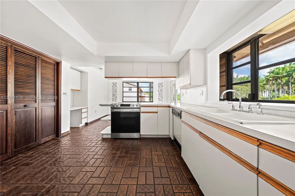 22100 194th Avenue Miami, FL 33170