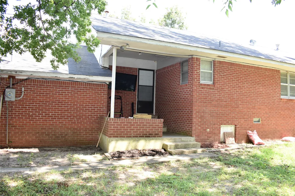 1110 S 4 STREET Hugo, OK 74743