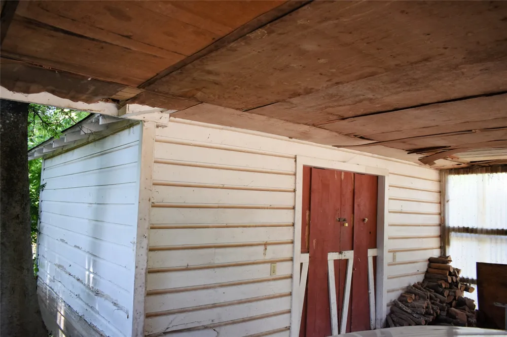 1110 S 4 STREET Hugo, OK 74743