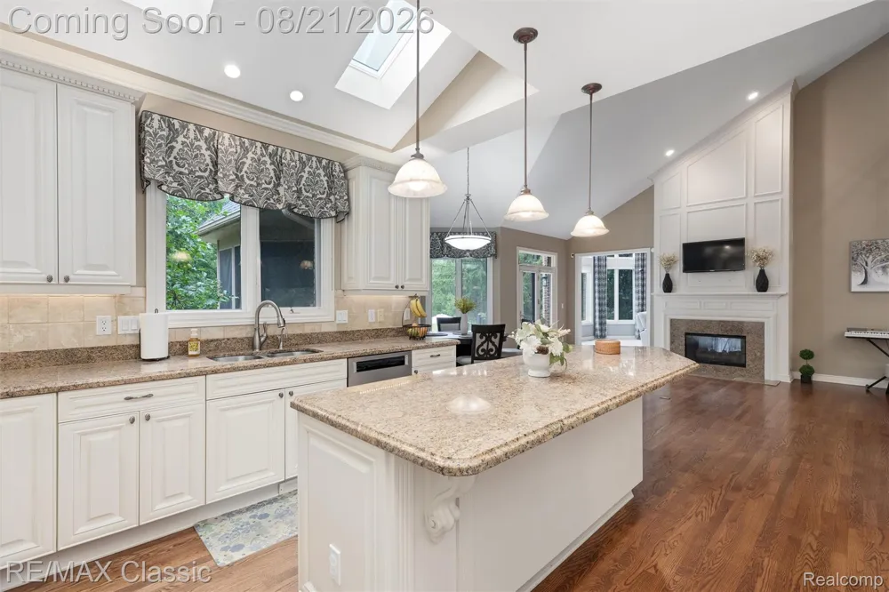 18133 Mission Point Northville Township, MI 48168