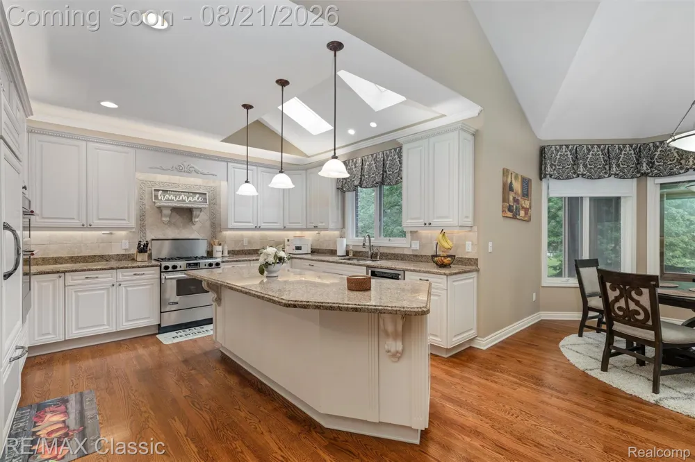 18133 Mission Point Northville Township, MI 48168