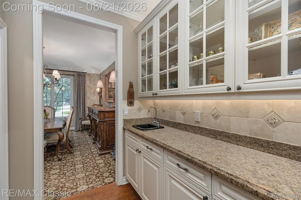 18133 Mission Point Northville Township, MI 48168