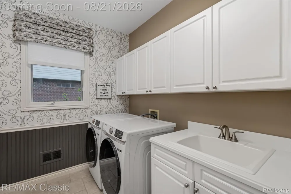 18133 Mission Point Northville Township, MI 48168