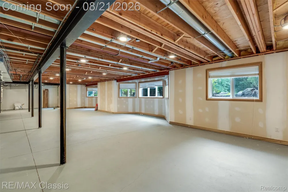 18133 Mission Point Northville Township, MI 48168