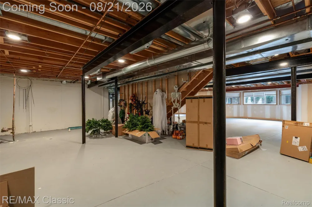 18133 Mission Point Northville Township, MI 48168
