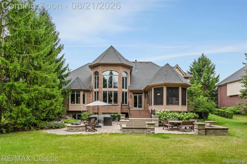 18133 Mission Point Northville Township, MI 48168