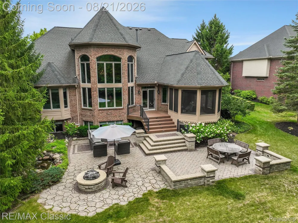 18133 Mission Point Northville Township, MI 48168