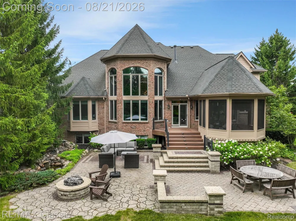 18133 Mission Point Northville Township, MI 48168