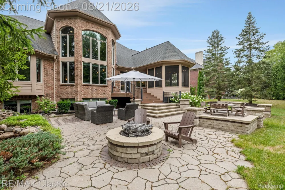 18133 Mission Point Northville Township, MI 48168