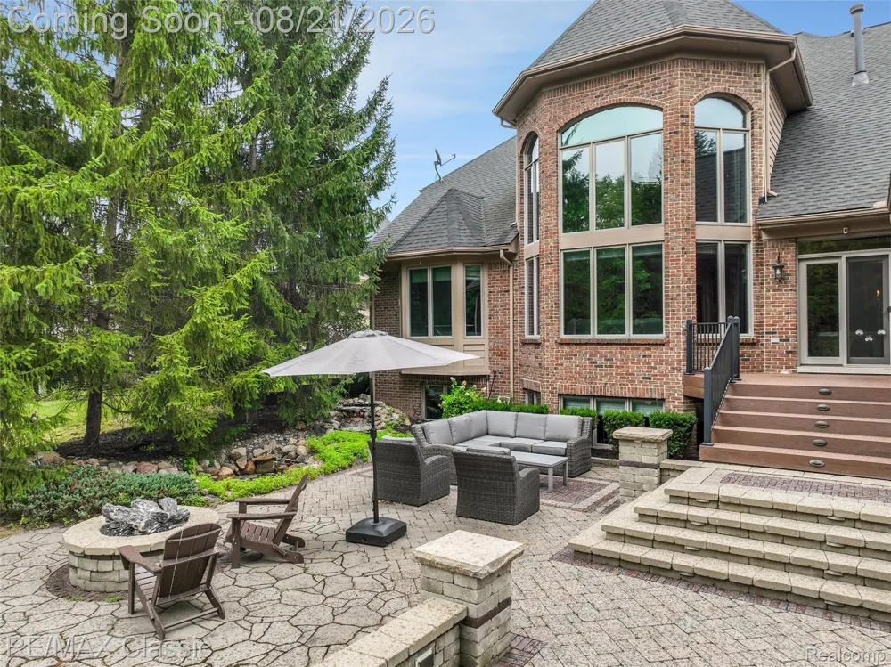 18133 Mission Point Northville Township, MI 48168