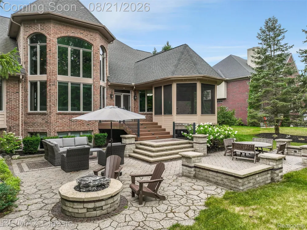 18133 Mission Point Northville Township, MI 48168