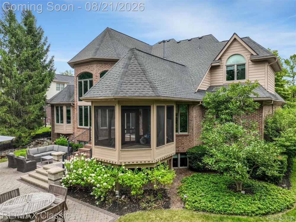18133 Mission Point Northville Township, MI 48168