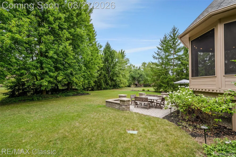 18133 Mission Point Northville Township, MI 48168