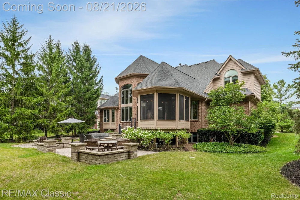 18133 Mission Point Northville Township, MI 48168