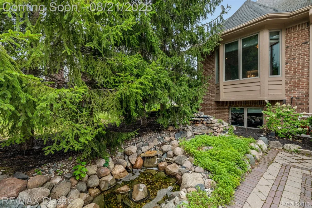 18133 Mission Point Northville Township, MI 48168