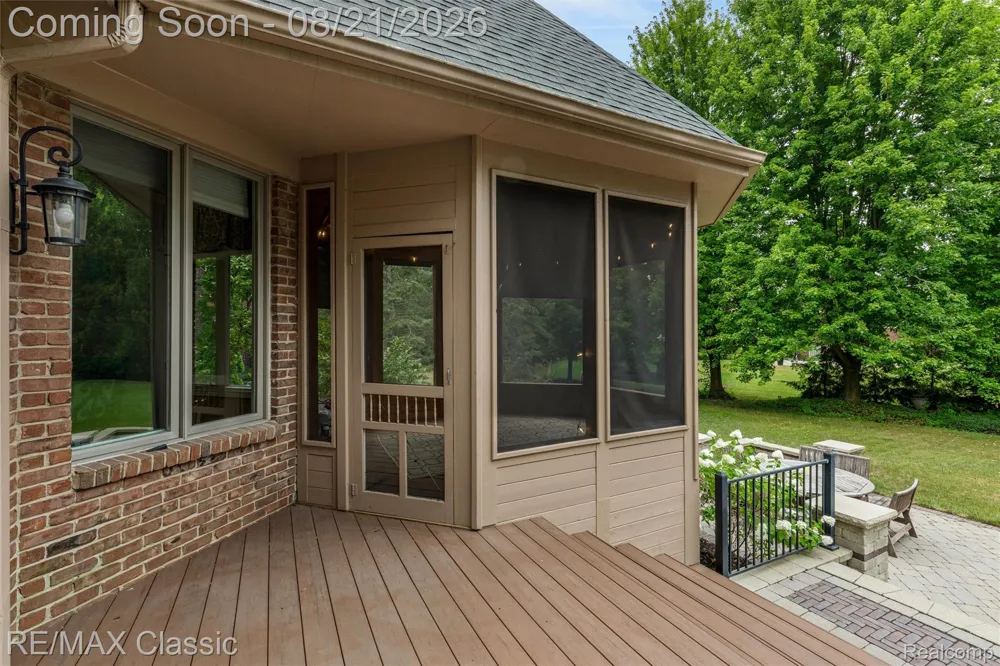18133 Mission Point Northville Township, MI 48168
