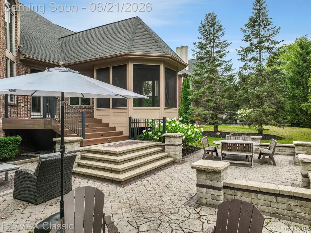 18133 Mission Point Northville Township, MI 48168