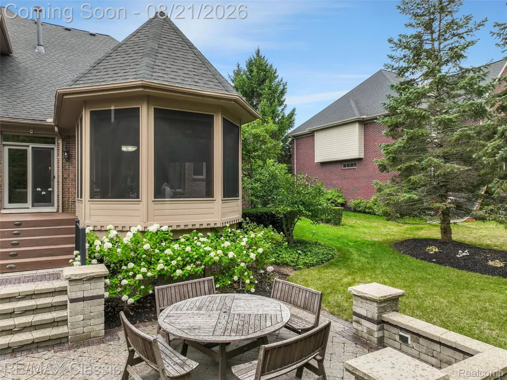 18133 Mission Point Northville Township, MI 48168