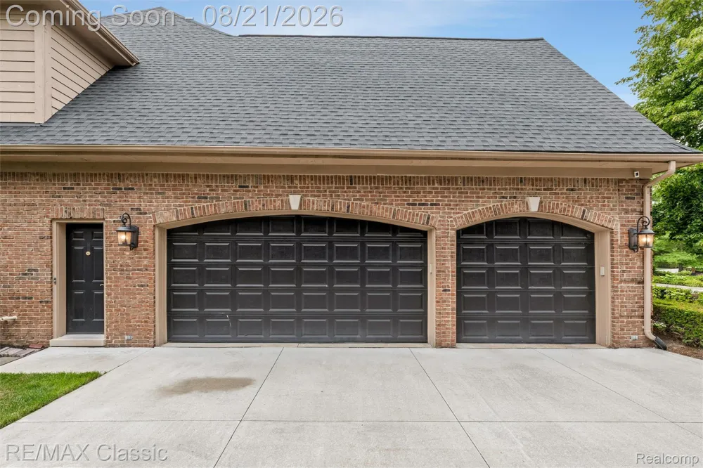 18133 Mission Point Northville Township, MI 48168
