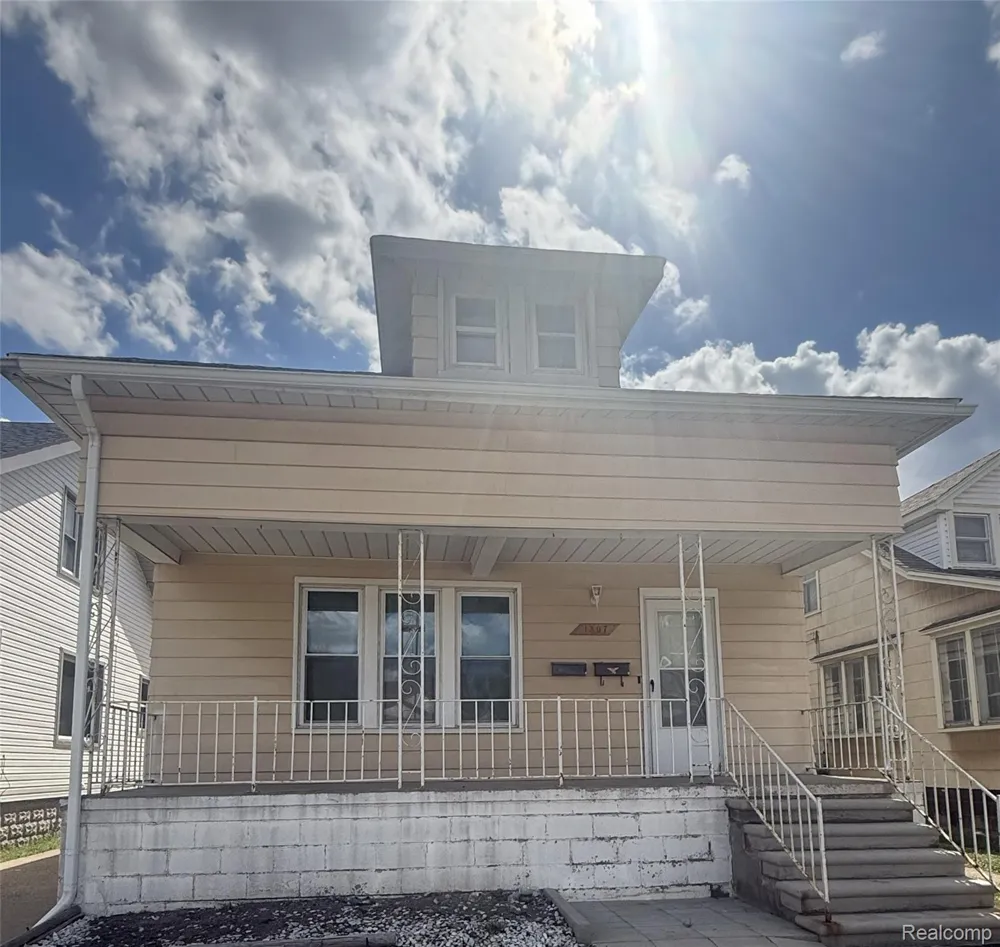 1307 University Avenue Lincoln Park City, MI 48146