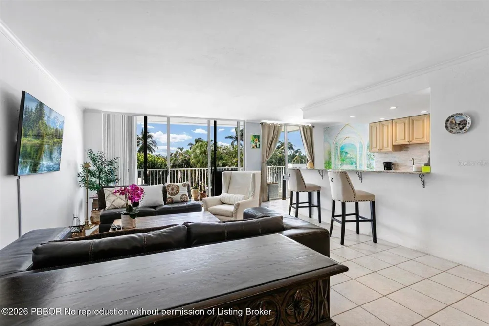 2860 S OCEAN BOULEVARD #208 Palm Beach, FL 33480