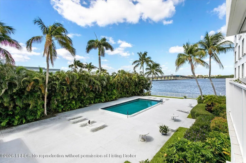 2860 S OCEAN BOULEVARD #208 Palm Beach, FL 33480
