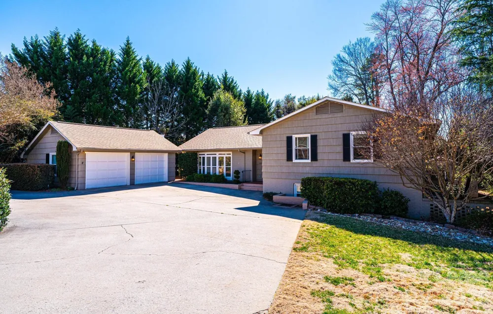 2035 2nd Street NW Hickory, NC 28601