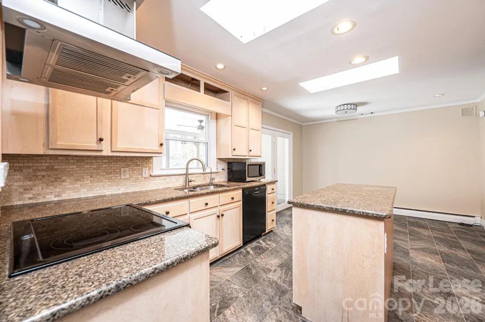 2035 2nd Street NW Hickory, NC 28601