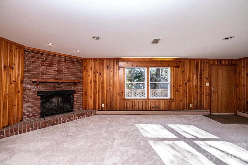 2035 2nd Street NW Hickory, NC 28601