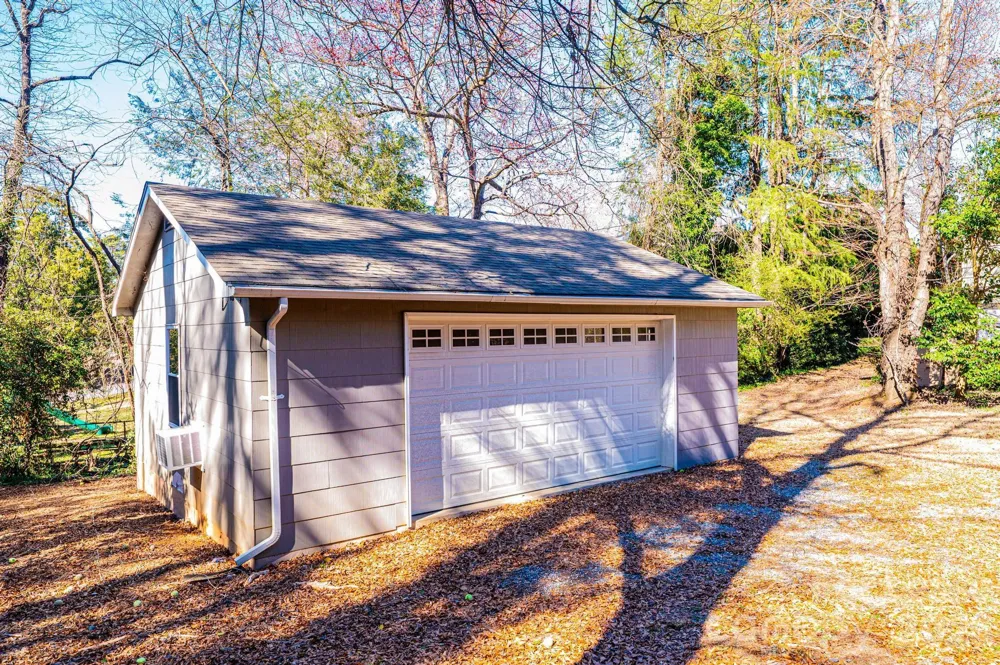 2035 2nd Street NW Hickory, NC 28601