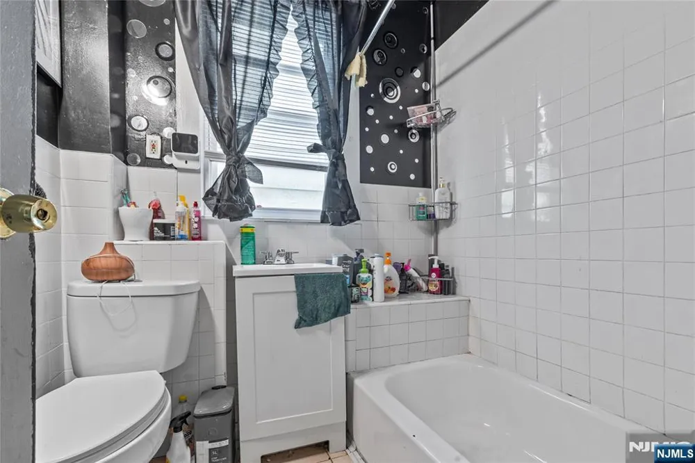42 Mead Street Newark, NJ 07106