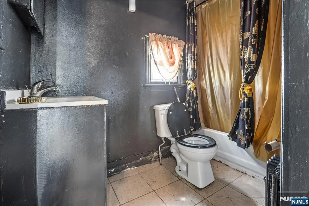 42 Mead Street Newark, NJ 07106