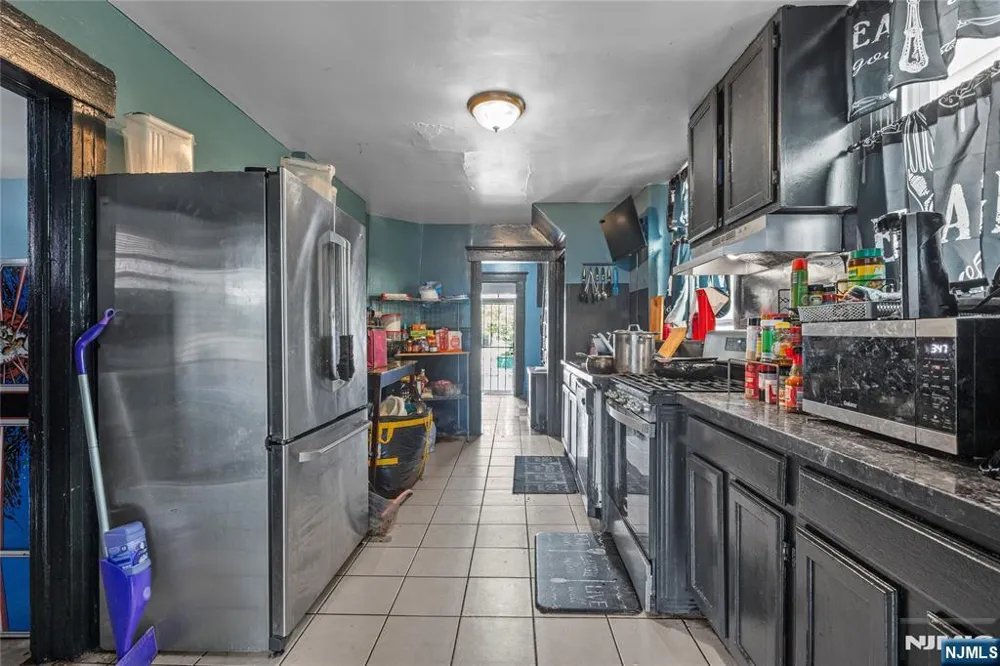 42 Mead Street Newark, NJ 07106