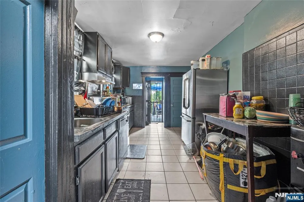 42 Mead Street Newark, NJ 07106