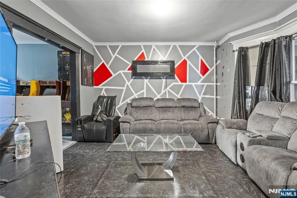 42 Mead Street Newark, NJ 07106
