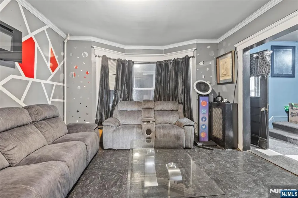 42 Mead Street Newark, NJ 07106