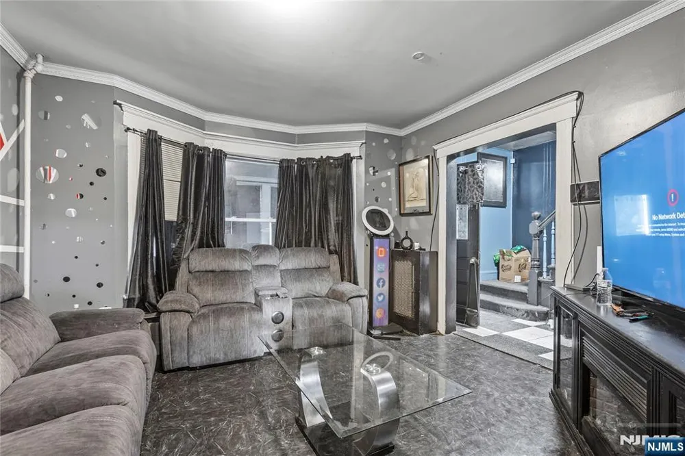 42 Mead Street Newark, NJ 07106