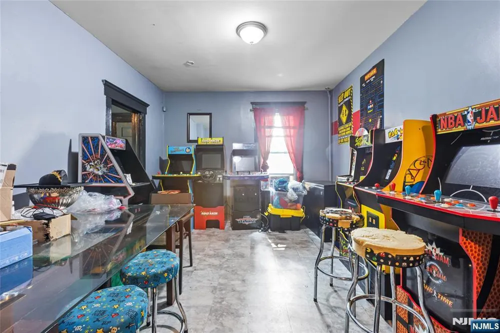 42 Mead Street Newark, NJ 07106