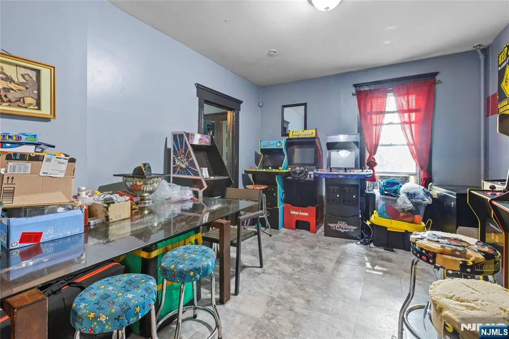 42 Mead Street Newark, NJ 07106