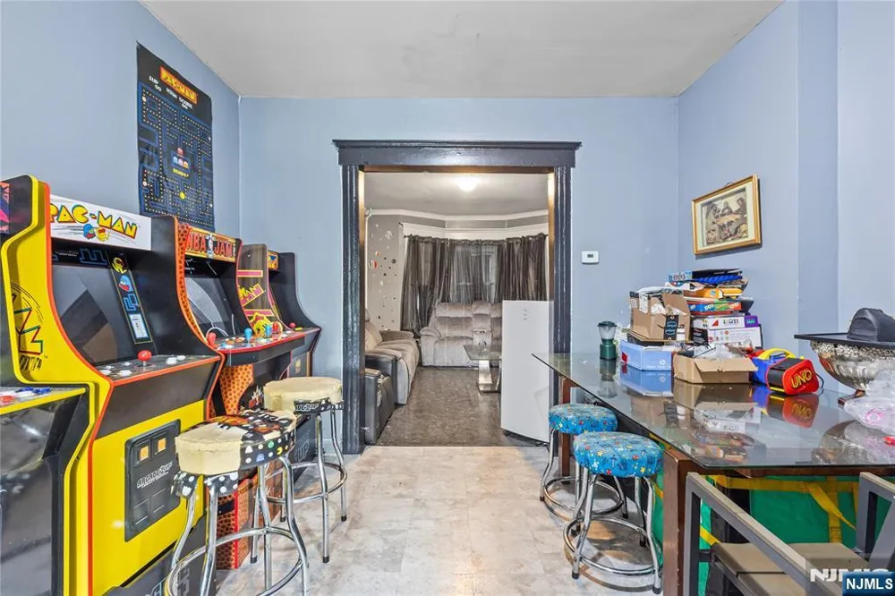 42 Mead Street Newark, NJ 07106