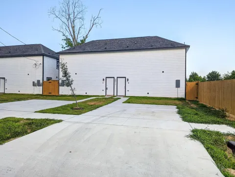 6811 Glass Street #B