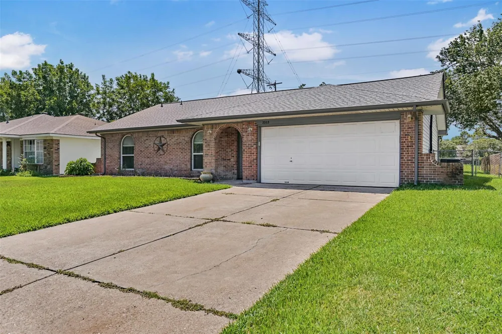 2003 Kingsway Drive League City, TX 77573
