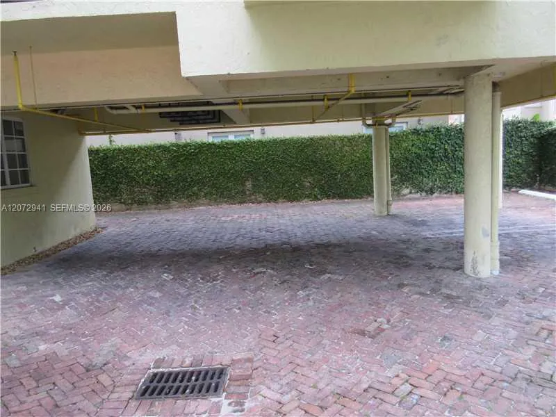 3090 BIRD AV #303 Coconut Grove, FL 33133